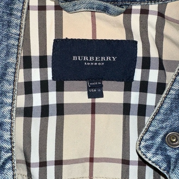 Vintage Authentic Denim Burberry Jacket! - Picture 9 of 11